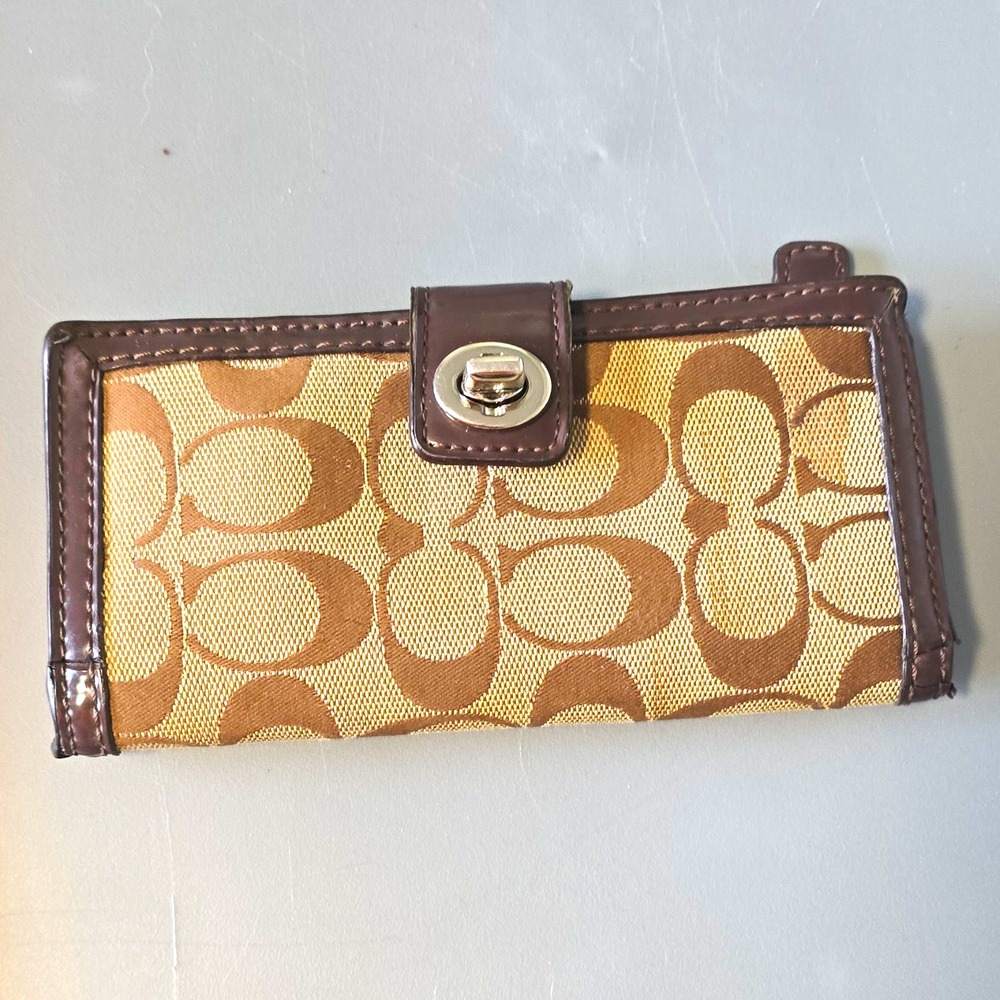 Coach Women's Brown Beige Signature Logo Wallet w/ Turnlock, Zip Pocket, ID